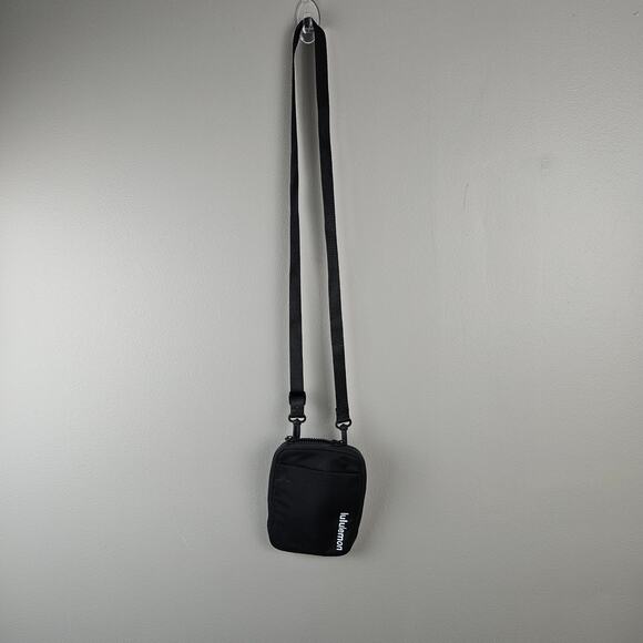 Lululemon Easy Access Crossbody Black Bag - Picture 1 of 9